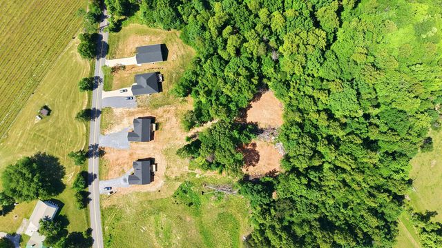 1805 Hickory Cove LN, Moneta, VA 24121