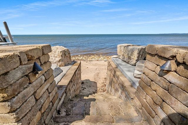 6039 SUNSET SHORES ROAD, Luxemburg, WI 54217