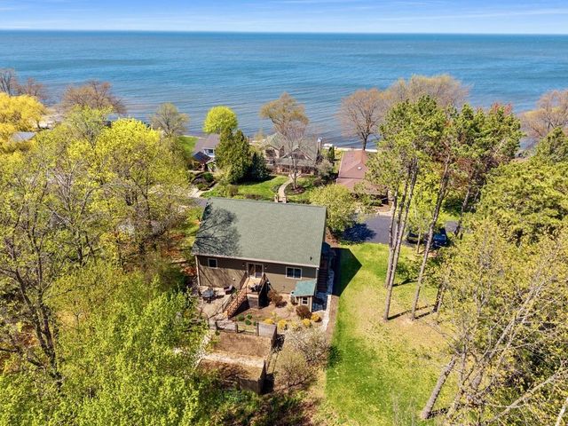 6039 SUNSET SHORES ROAD, Luxemburg, WI 54217