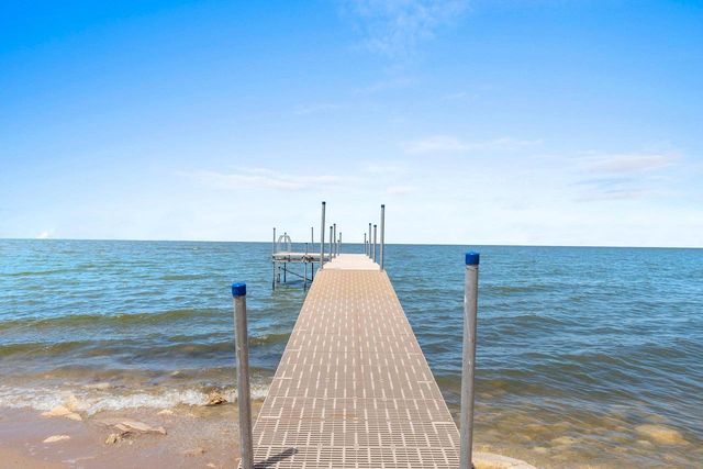 6039 SUNSET SHORES ROAD, Luxemburg, WI 54217