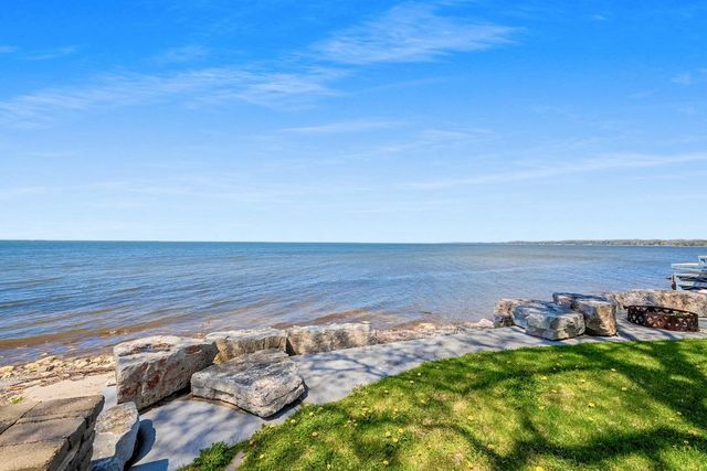 6039 SUNSET SHORES ROAD, Luxemburg, WI 54217