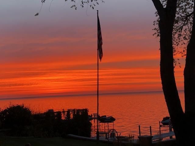 6039 SUNSET SHORES ROAD, Luxemburg, WI 54217