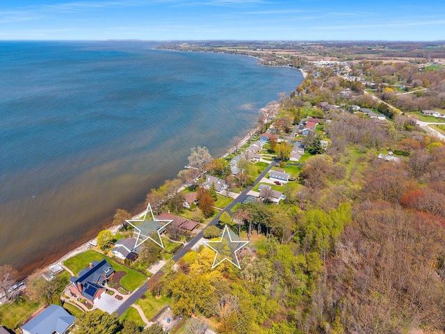 6039 SUNSET SHORES ROAD, Luxemburg, WI 54217