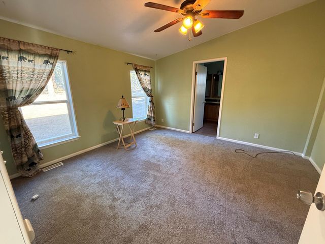 7623 Prairie Dog Drive, Bonanza, OR 97623