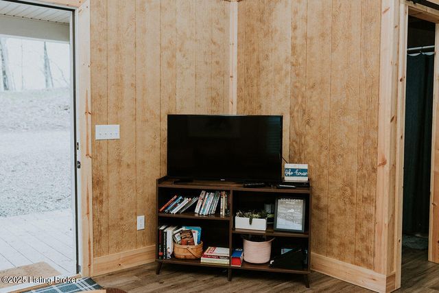 866 Wilderness Rd, Mammoth Cave, KY 42259