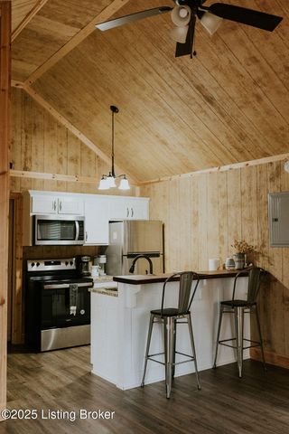 866 Wilderness Rd, Mammoth Cave, KY 42259