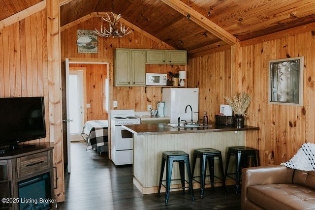 866 Wilderness Rd, Mammoth Cave, KY 42259