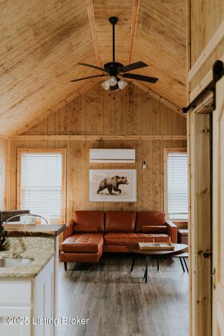 866 Wilderness Rd, Mammoth Cave, KY 42259