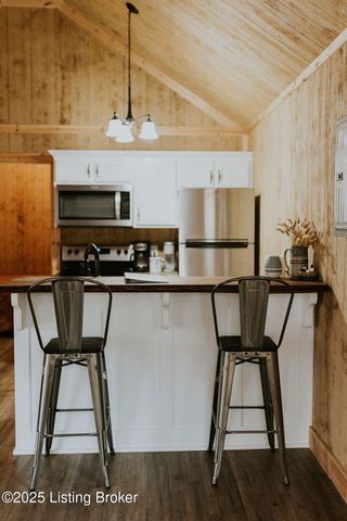 866 Wilderness Rd, Mammoth Cave, KY 42259