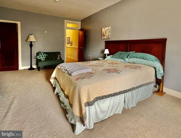 349 CHESTNUT ST, West Reading, PA 19611