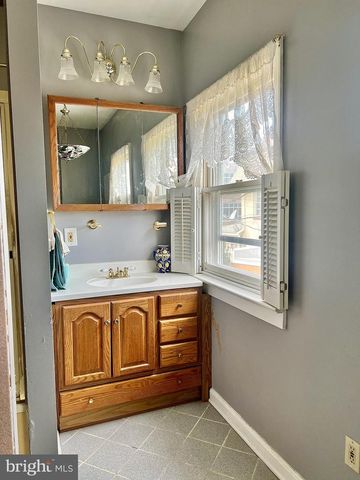 349 CHESTNUT ST, West Reading, PA 19611