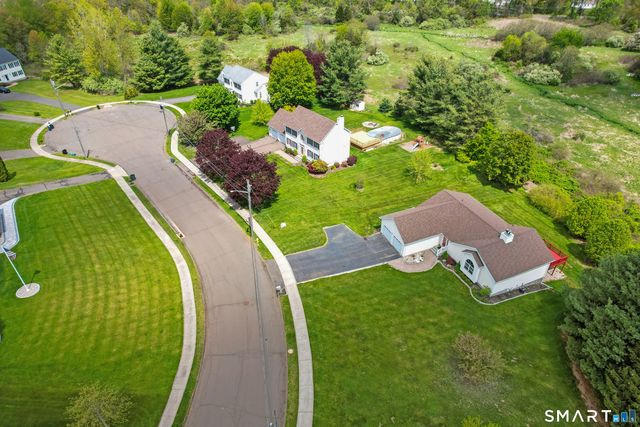 10 Conhurst Drive, North Haven, CT 06473