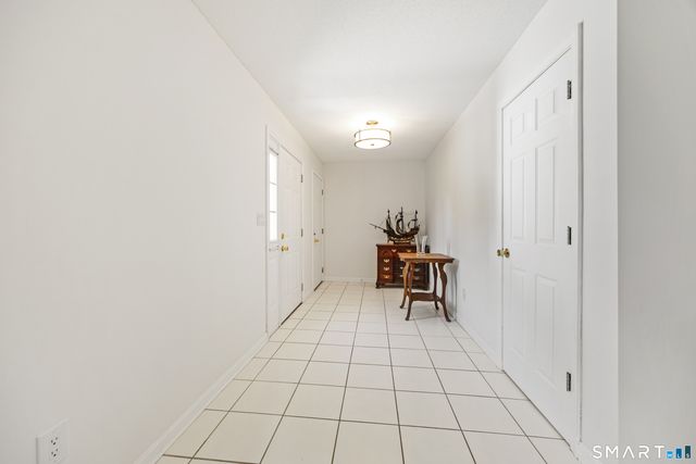10 Conhurst Drive, North Haven, CT 06473