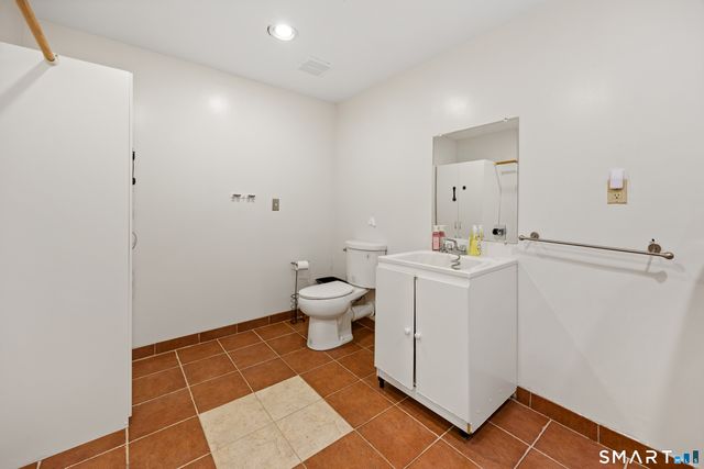 10 Conhurst Drive, North Haven, CT 06473