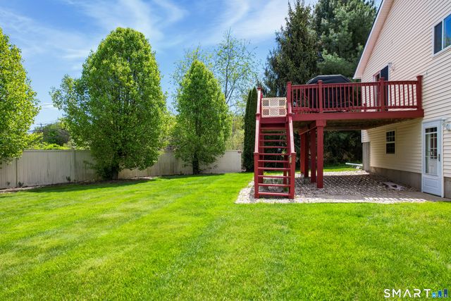 10 Conhurst Drive, North Haven, CT 06473
