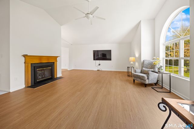 10 Conhurst Drive, North Haven, CT 06473