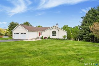 10 Conhurst Drive, North Haven, CT 06473