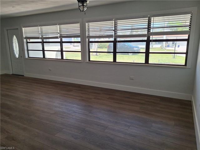 1038 Sumica DR, Fort Myers, FL 33919