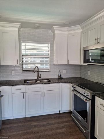 1038 Sumica DR, Fort Myers, FL 33919
