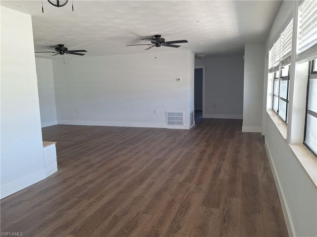 1038 Sumica DR, Fort Myers, FL 33919