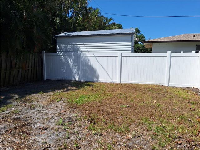 1038 Sumica DR, Fort Myers, FL 33919