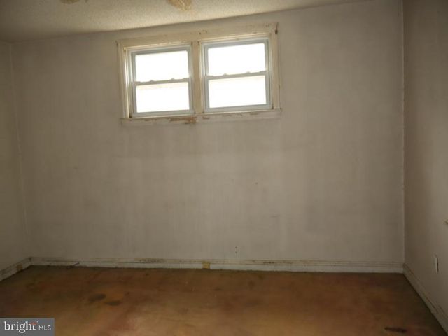323 N MAPLE AVE, Lansdowne, PA 19050