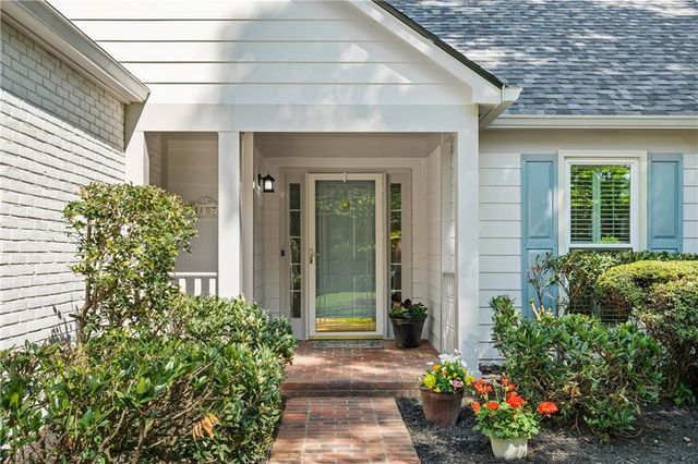 1807 N Creek Circle, Alpharetta, GA 30009