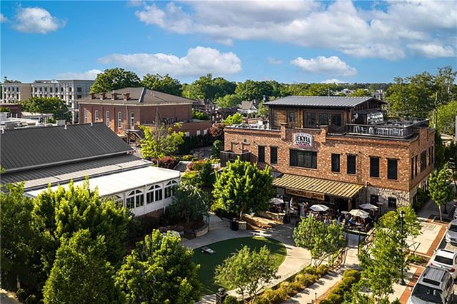 1807 N Creek Circle, Alpharetta, GA 30009