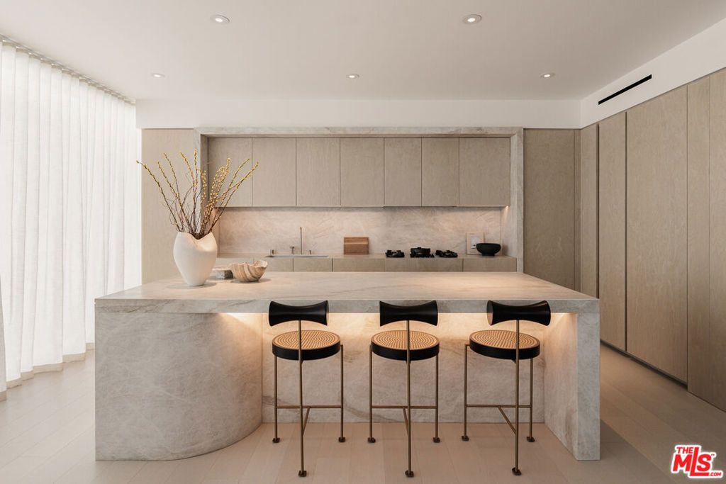 9200 Wilshire Boulevard 301E, Beverly Hills, CA 90212 — photo 3