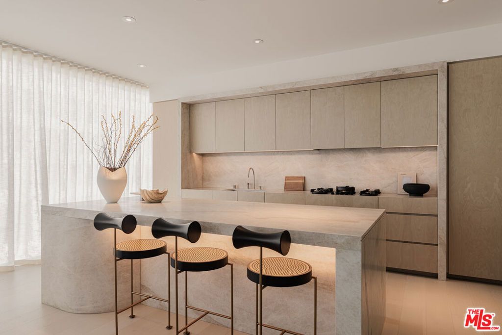9200 Wilshire Boulevard 301E, Beverly Hills, CA 90212 — photo 4