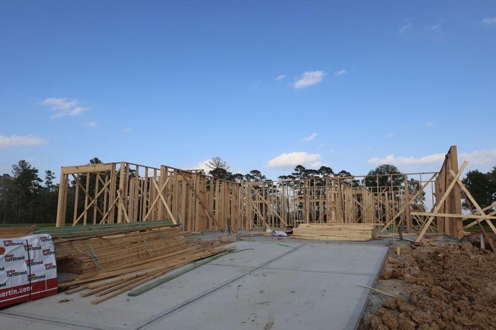 Image 6 of property listing at 18914 Arroyo Mesa Drive, Crosby, TX 77352