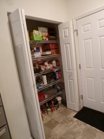 5294 Karst Circle, Ashville, OH 43103