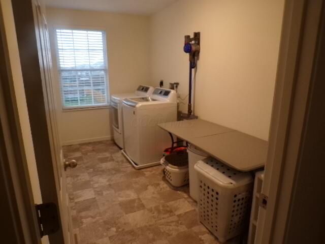 5294 Karst Circle, Ashville, OH 43103