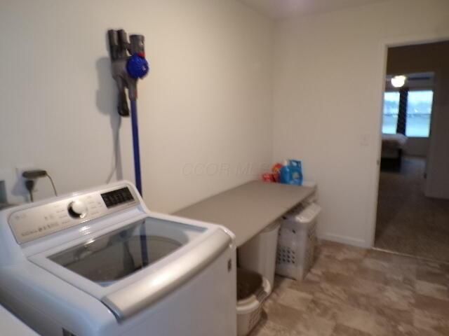 5294 Karst Circle, Ashville, OH 43103