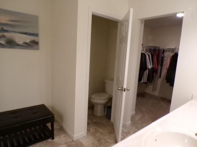 5294 Karst Circle, Ashville, OH 43103