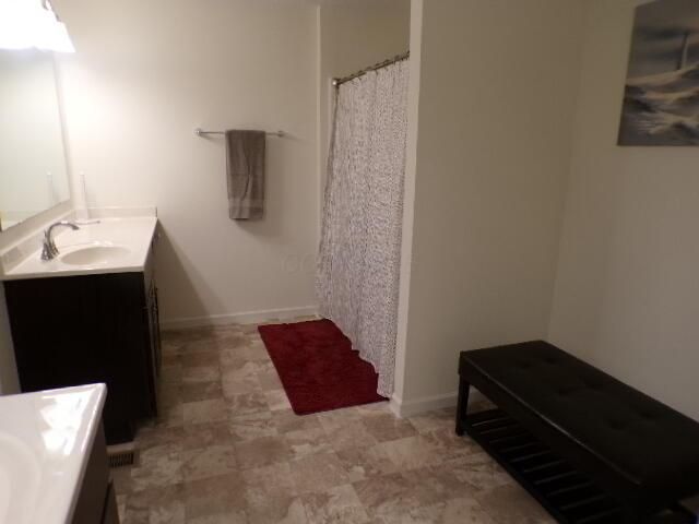 5294 Karst Circle, Ashville, OH 43103