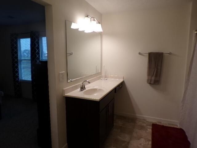 5294 Karst Circle, Ashville, OH 43103