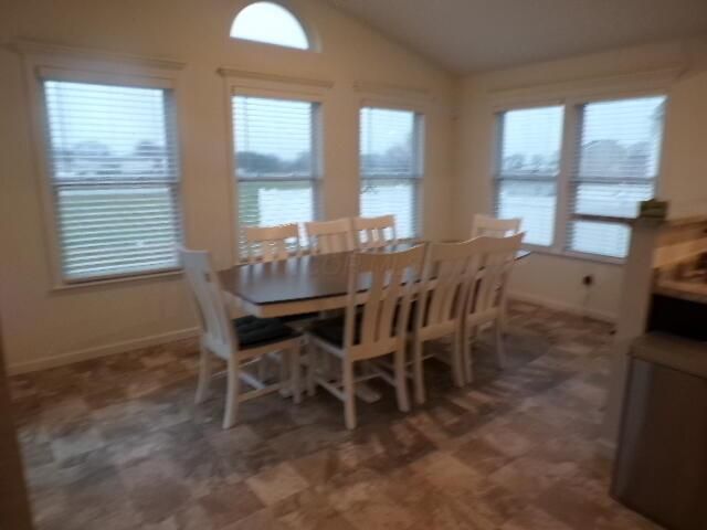 5294 Karst Circle, Ashville, OH 43103