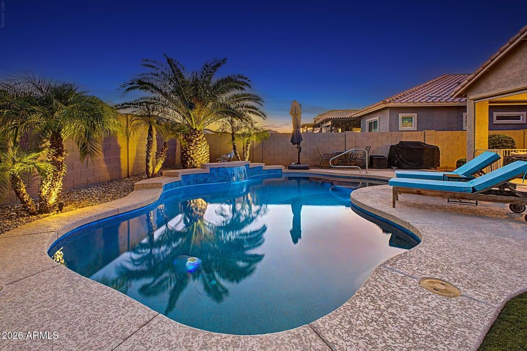 16385 W SOFT WIND Drive, Surprise, AZ 85387 — photo 2