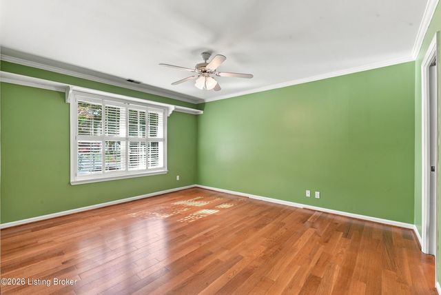 10513 Eagle Pines Ln, Louisville, KY 40223