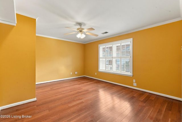 10513 Eagle Pines Ln, Louisville, KY 40223