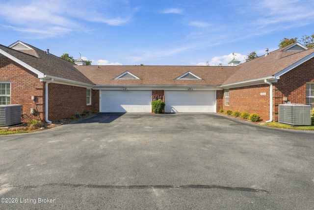 10513 Eagle Pines Ln, Louisville, KY 40223