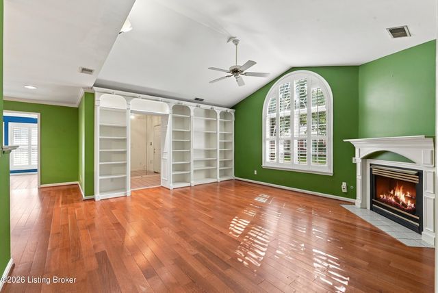 10513 Eagle Pines Ln, Louisville, KY 40223