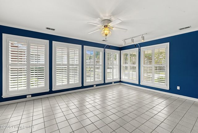 10513 Eagle Pines Ln, Louisville, KY 40223