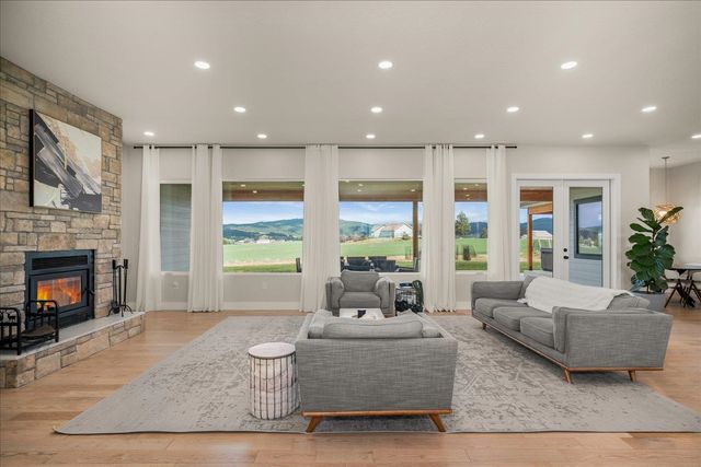 12732 E Piper Rd, Spokane, WA 99217