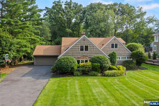 926 Norgate Drive, Ridgewood, NJ 07450