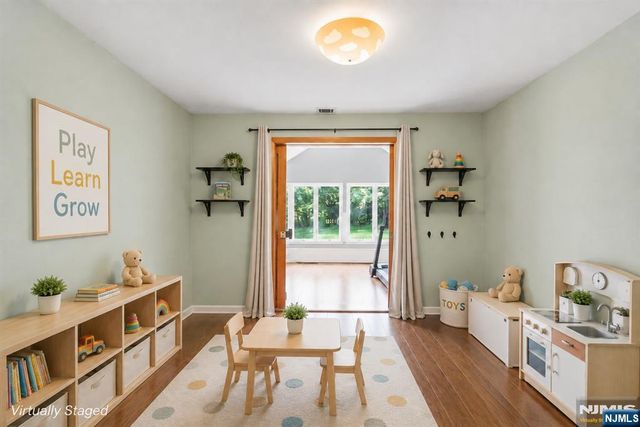 926 Norgate Drive, Ridgewood, NJ 07450
