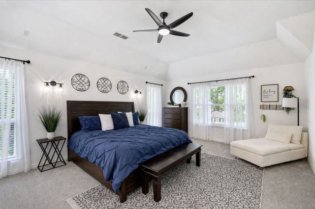 816 Lake View Court E, Crowley, TX 76036