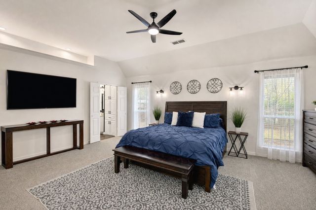 816 Lake View Court E, Crowley, TX 76036