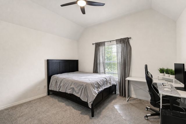 816 Lake View Court E, Crowley, TX 76036